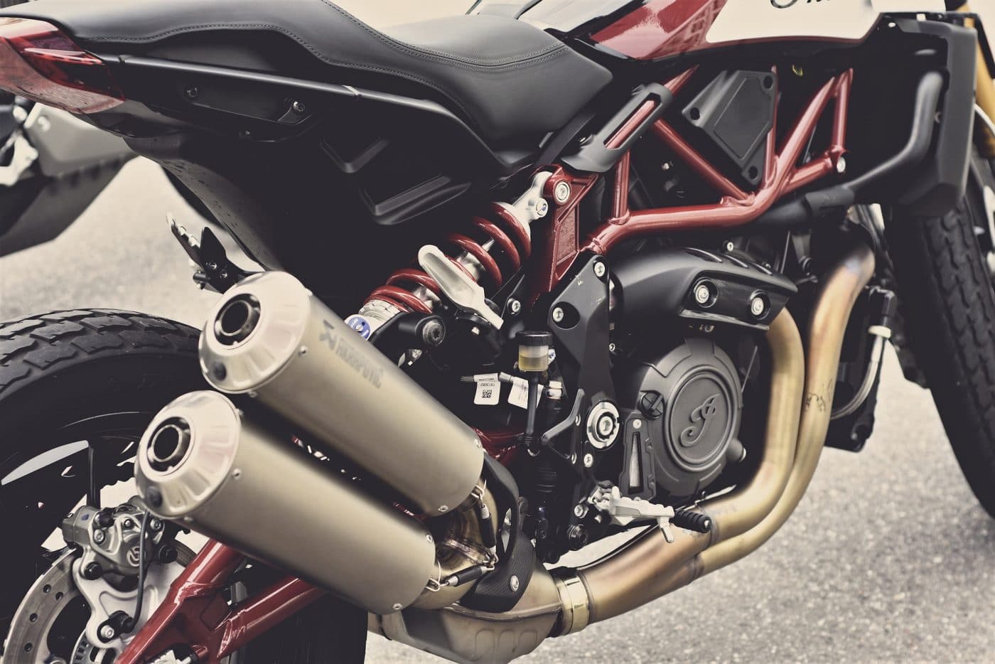 hoeveel decibel (db) mag een motor maken